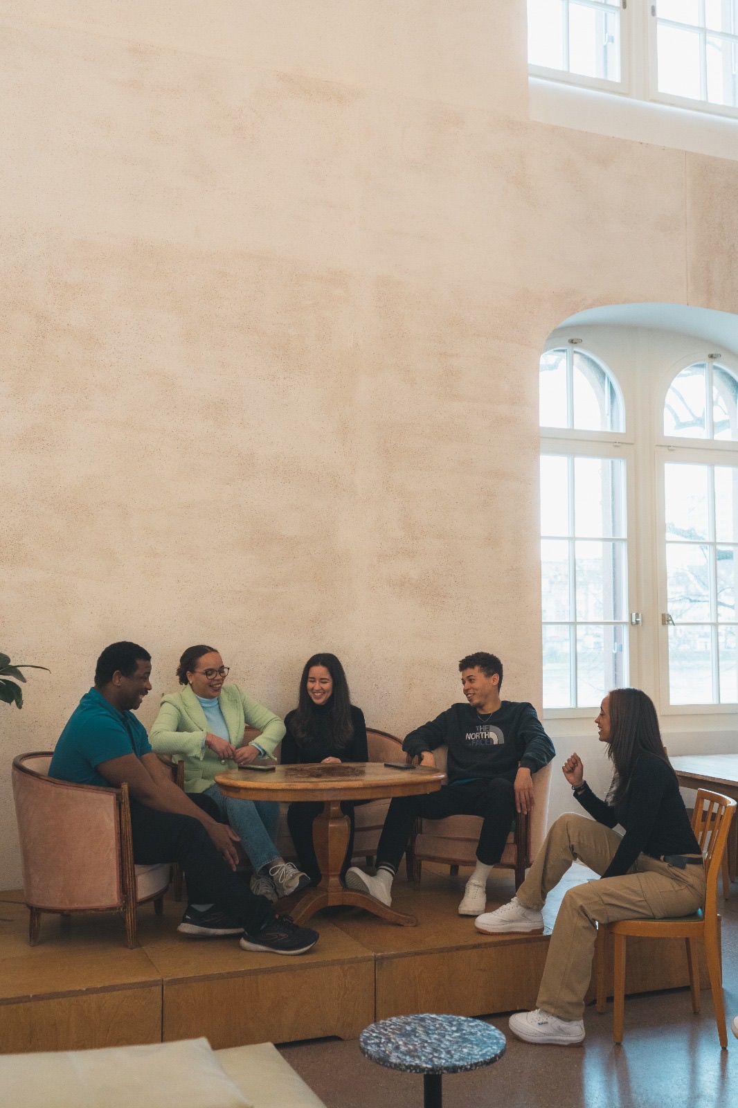Mitglieder des OpenDesk-Teams im gemeinsamen Austausch
